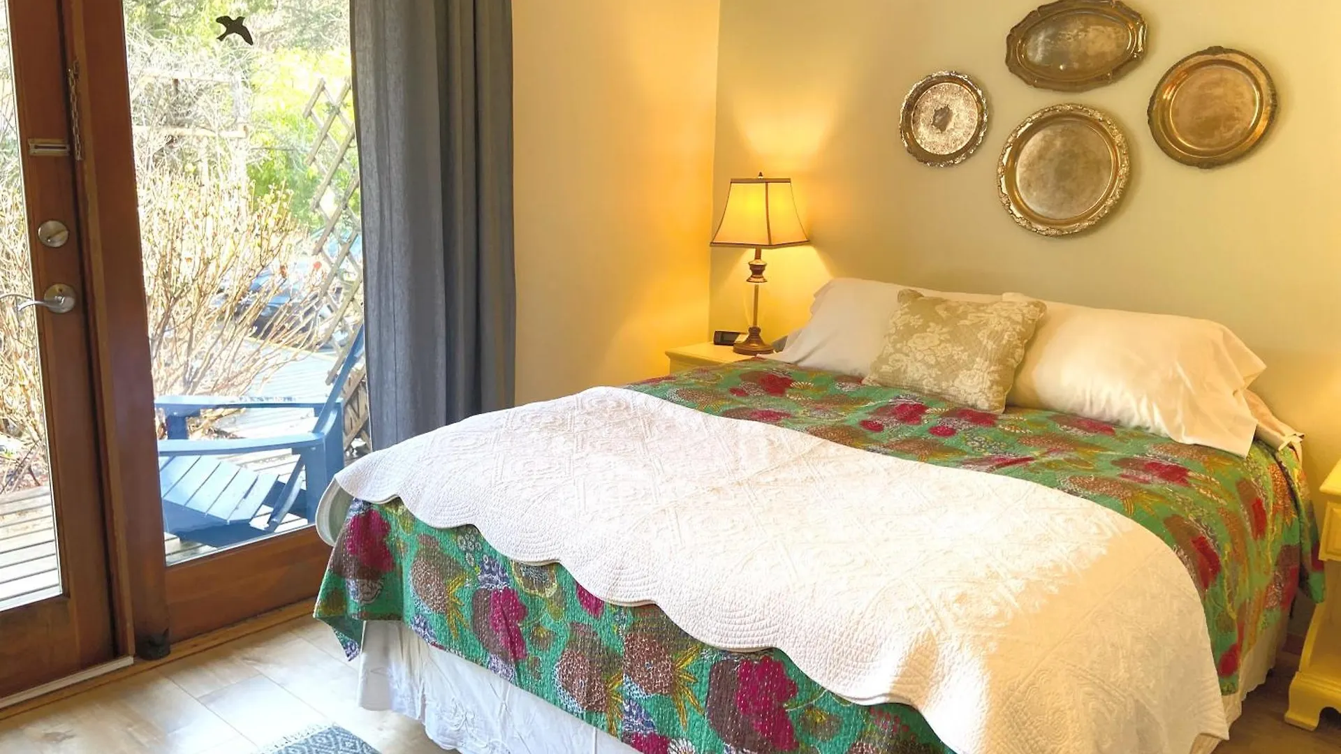 Wisteria Guest House Ganges 3*,  Canada